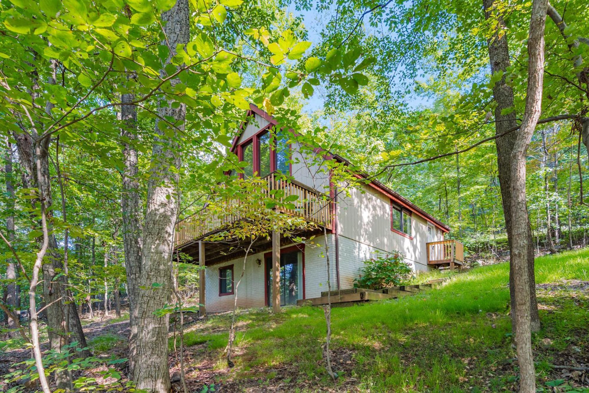 Modern Chalet Cabin W Hot Tub, Deck&Grill, & Wifi! Inwood Exterior photo