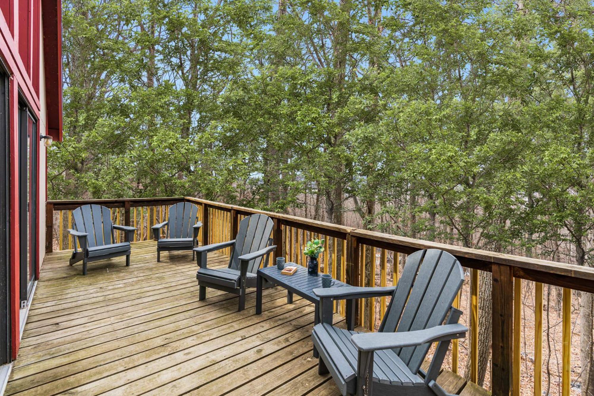 Modern Chalet Cabin W Hot Tub, Deck&Grill, & Wifi! Inwood Exterior photo