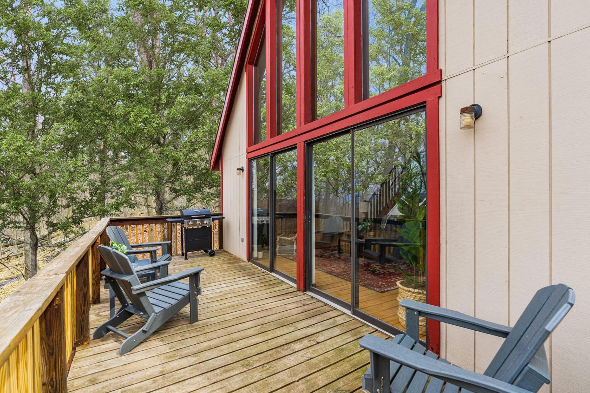 Modern Chalet Cabin W Hot Tub, Deck&Grill, & Wifi! Inwood Exterior photo