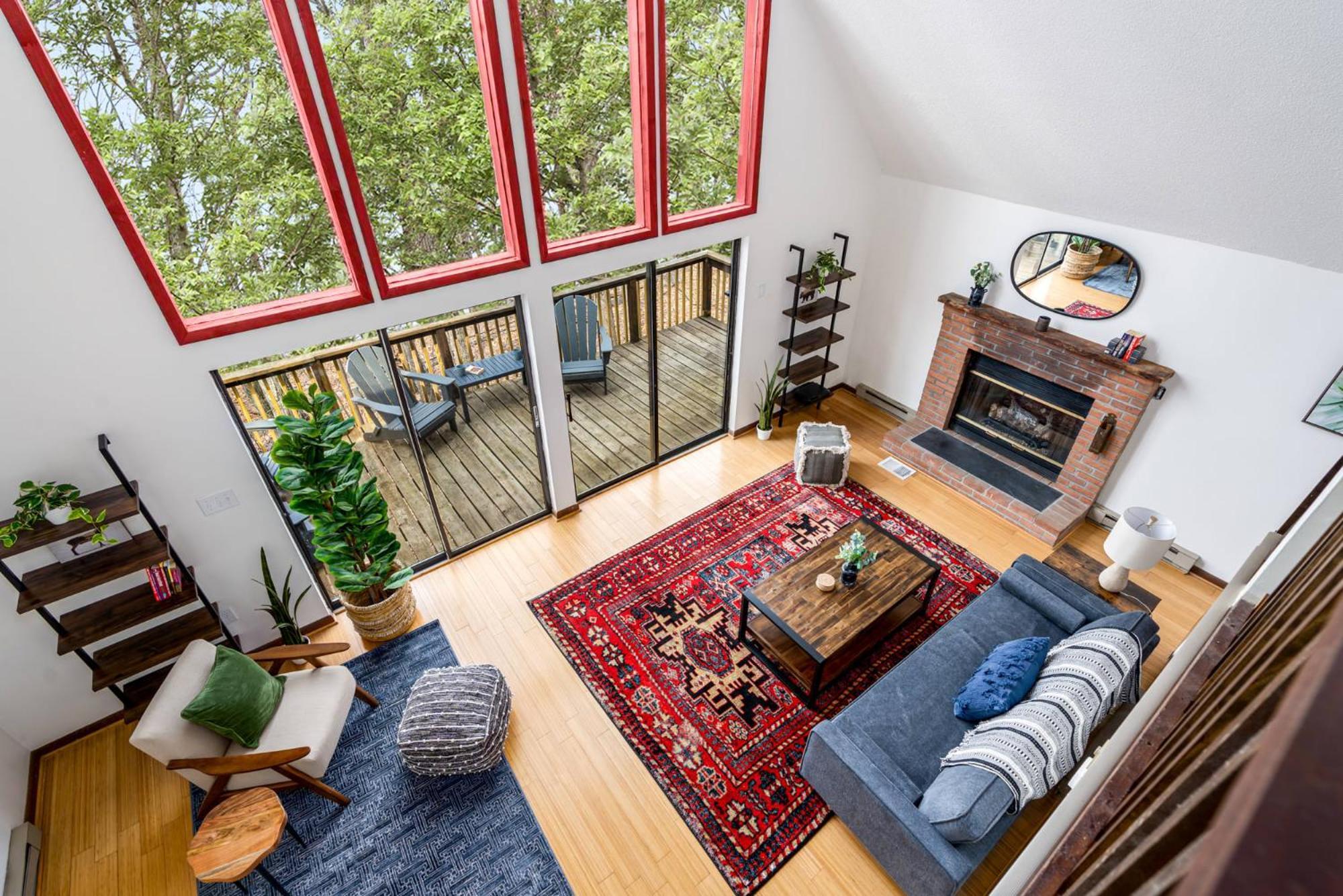 Modern Chalet Cabin W Hot Tub, Deck&Grill, & Wifi! Inwood Exterior photo
